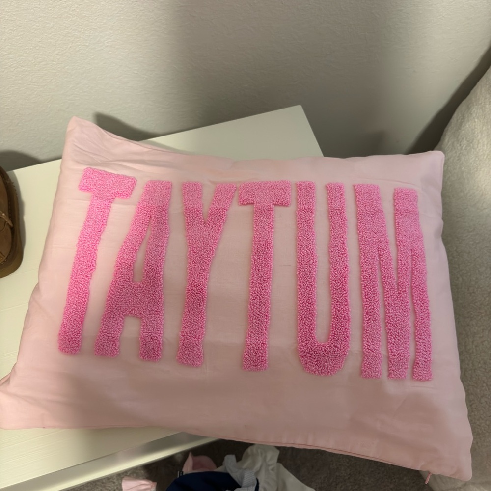 Name pillow (Taytum)